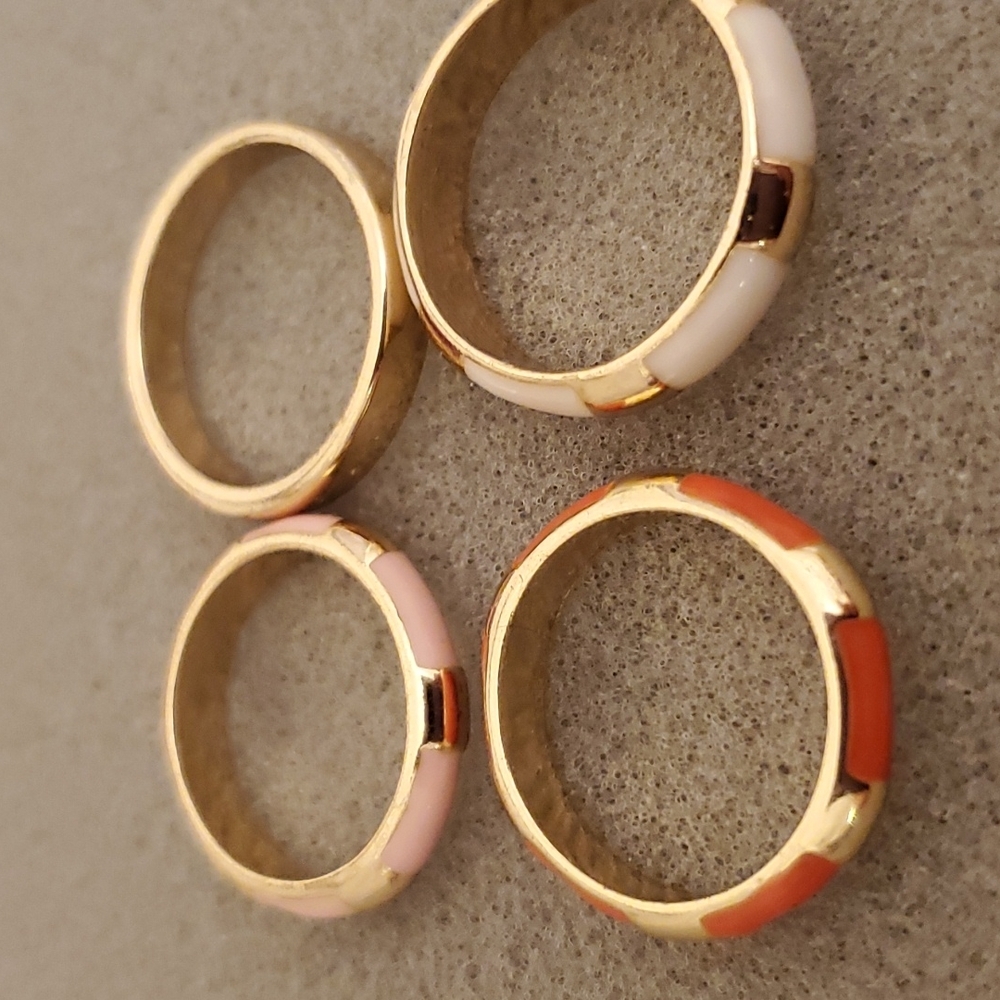 🎄5/$30🎄-4 Costume Rings Assorted sizes - Picture 4 of 4